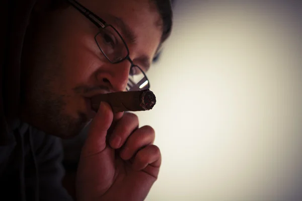 Homme avec cigare, homme d'affaires, fête — Photo