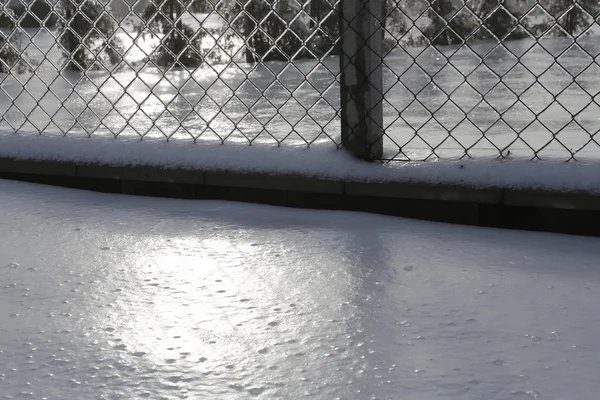 Fryst staket - vit snö — Stockfoto