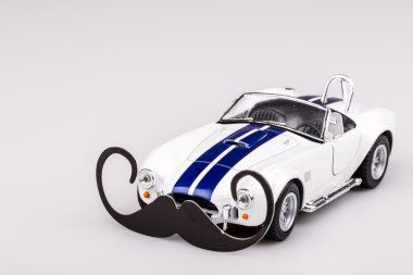 bautiful mavi ve beyaz araba, roadster bıyıklı