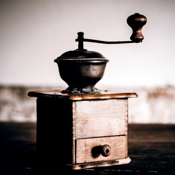 Vintage manual coffee grinder — Stock Photo, Image