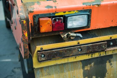 Asfalt yuvarlama makinesi.