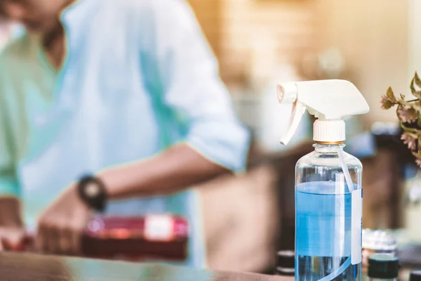 Garrafa Pulverizador Álcool Azul Para Limpeza Das Mãos Para Evitar — Fotografia de Stock