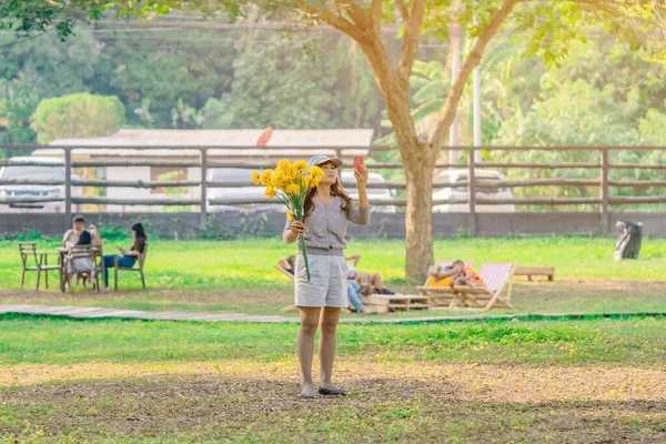 Kanchanaburi Thailand Januar Unbekannte Kommen Besuch Und Entspannen Sich Für — Stockfoto