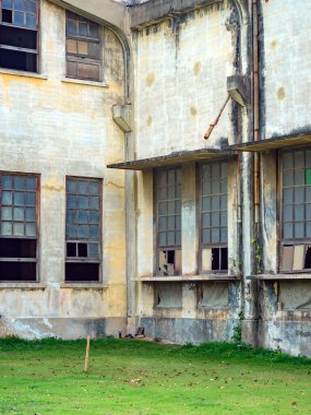 İkinci Dünya Savaşı sırasında kağıt ve banknot üretirken kullanılan eski kağıt fabrikası Kanchanaburi, Tayland 'da yeni bir halk gösterisine dönüştü. (Turizmle Kültürel Ekonomi) Tarihi binalar.