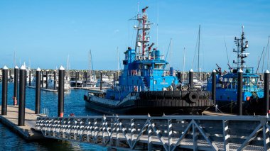 Mackay, Queensland, Avustralya - Şubat 2021: Mackay limanında demirlemiş bir römorkör