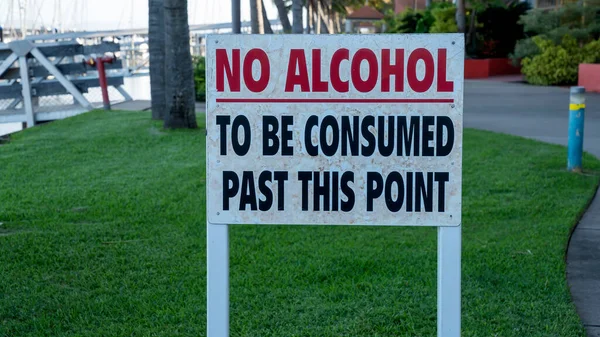 Hay Alcohol Para Ser Consumido Más Allá Este Signo Punto — Foto de Stock