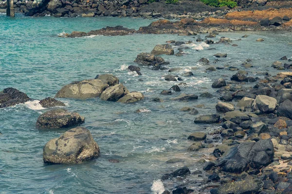 Eau Sur Les Rochers Mesure Que Marée Monte Sur Rivage — Photo