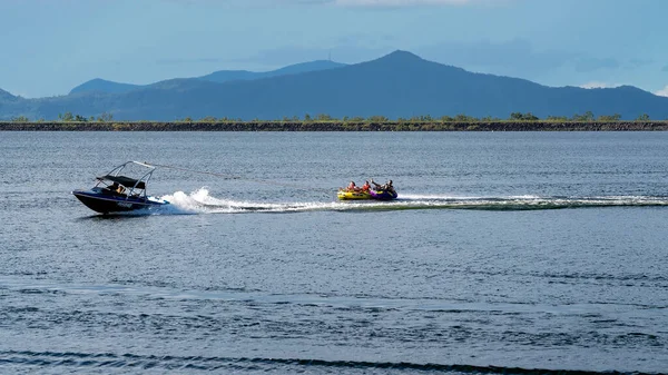 Mackay Queensland Ausztrália 2021 Április Tubers Futs Being Drawn Power — Stock Fotó