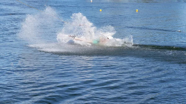 Mackay Queensland Austrálie Duben 2021 Člověk Učí Wakeboard Lanovce — Stock fotografie