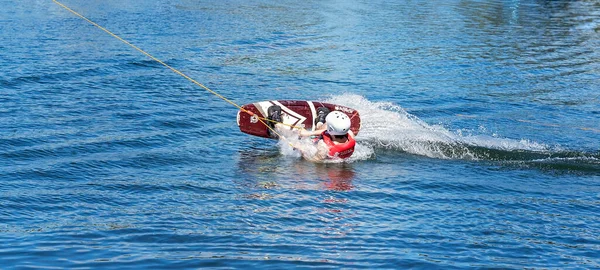 Mackay Queensland Australia April 2021 Man Learning Wakeboard Cable Ski — Fotografia de Stock