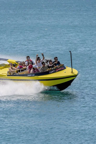 Airlie Beach Queensland Australia Kwiecień 2021 Pasażerowie Bawiący Się Podczas — Zdjęcie stockowe