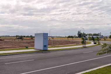 Mackay, Queensland, Avustralya - Mayıs 2021: Şehir konut patlaması için yeni bir konut alt birimi inşaatı başlıyor