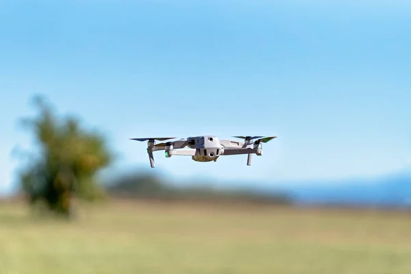Drone Che Vola Nell Aria Pronto Atterrare Alla Base Casa — Foto Stock