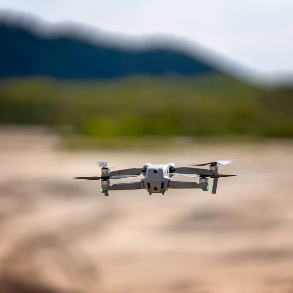 Drone Che Libra Nell Aria Pronto Atterrare Nuovo Casa Base — Foto Stock