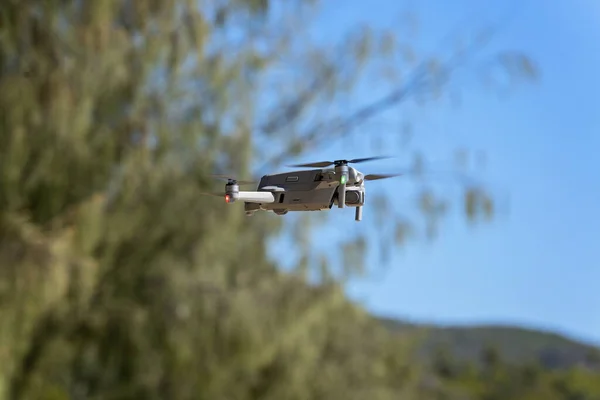 Drone Hovering Coastal Trees Ready Takeoff Photograph Picturesque Environment — Foto Stock