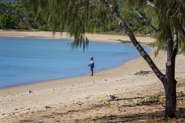 Cape Gloucester Queensland Australia June 2021 Man Fishing Low Tide — Stock Fotó