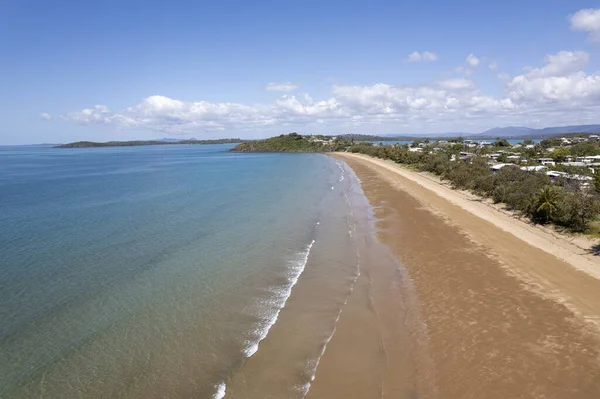 澳大利亚昆士兰州珊瑚海萨里纳海滩海滨小镇 — 图库照片