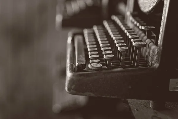 Close Well Worn Keys Vintage Typewriter Intentional Shallow Depth Field — Stock Photo, Image