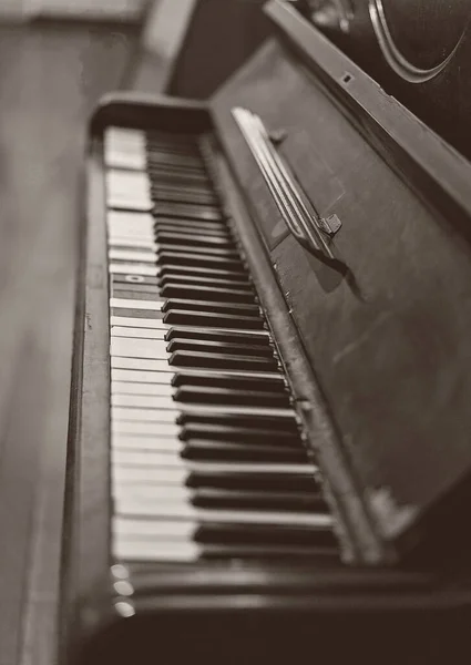 Teclado Piano Vintage Perto Borrão Fundo Intencional Monótono — Fotografia de Stock