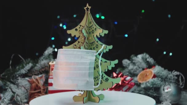 Choinka Jednorazową Maską Nowy Rok Boże Narodzenie — Wideo stockowe
