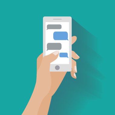 El smartphone boş konuşma balonları ile tutarak