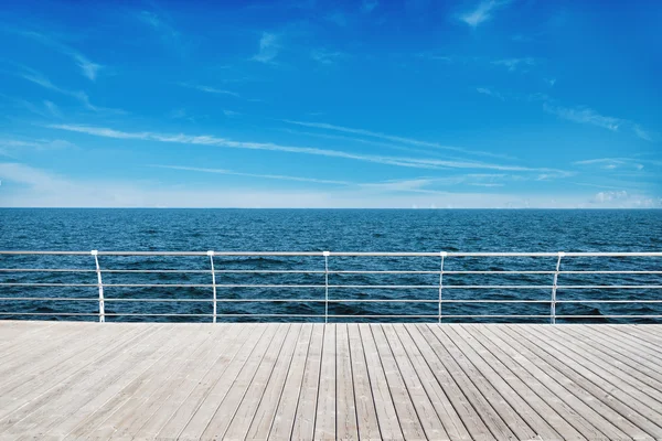 Wooden pier and sea view — Stock Photo, Image