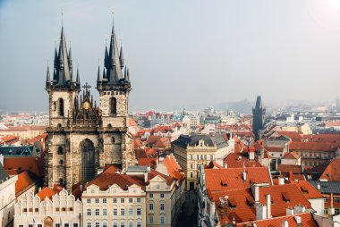 Prag da tyn kilisenin görünümü