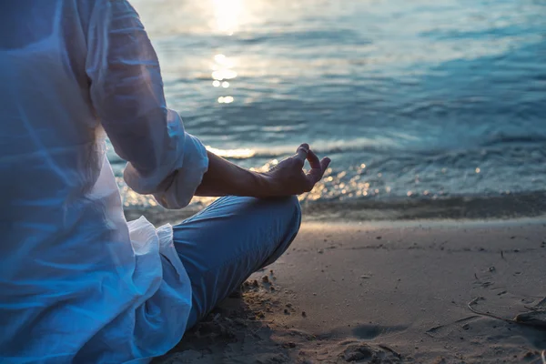 Woman meditating — Stock Photo, Image