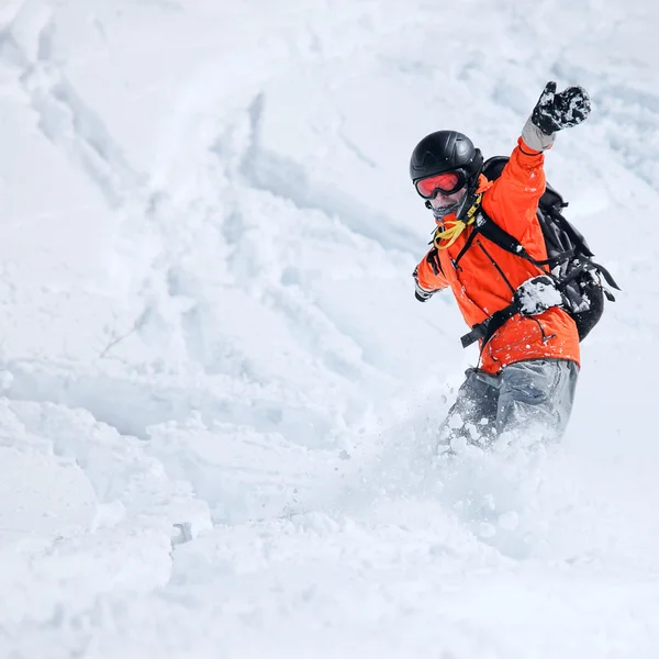 Snowboard freerider i bergen — Stockfoto