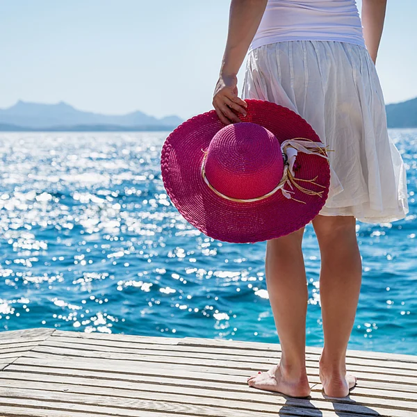 Frau am Meer — Stockfoto