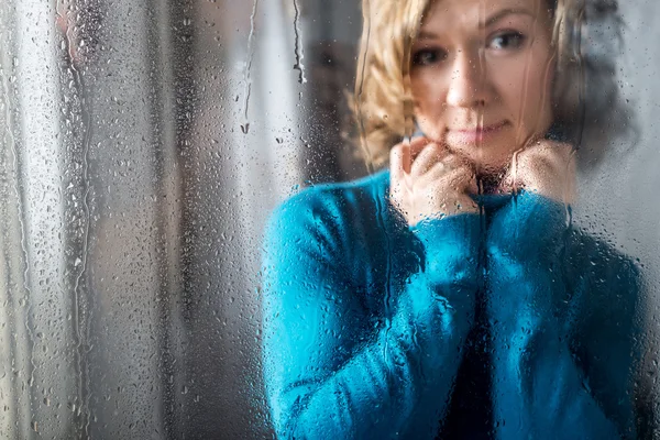 Portrait of Young woman — Stock Photo, Image