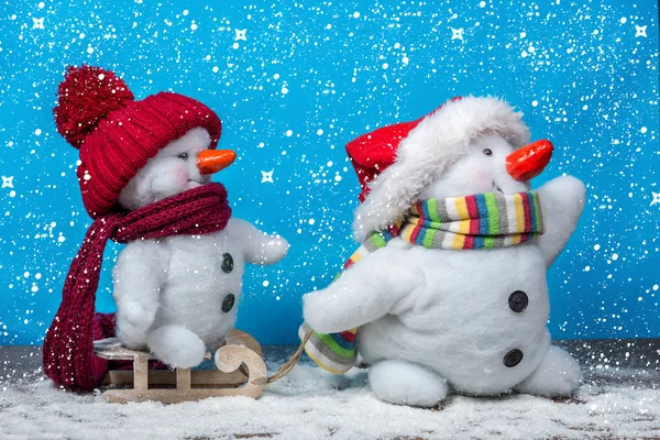 Šťastný sněhulák přátel — Stock fotografie