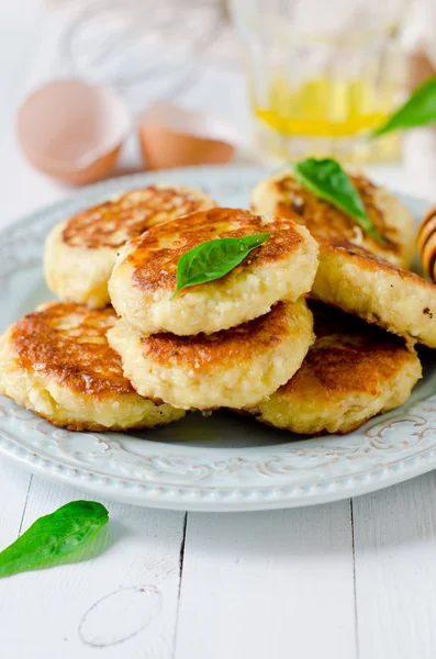 Panqueques de requesón con miel — Foto de Stock