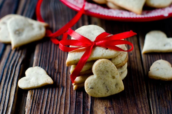 Biscuits sablés dans une Saint-Valentin en forme de cœur — Photo