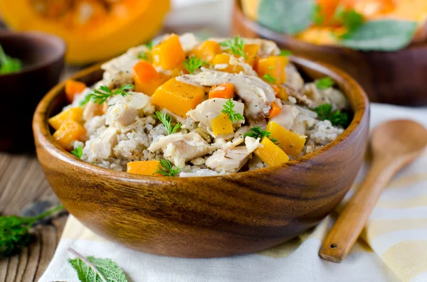 Buğday lapası tavuk ve kabak