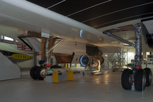Podwozie z British Aircraft Corporation, Concorde, G-Axdn, w Duxford Imperial war Muzeum, Anglia, Wielka Brytania — Zdjęcie stockowe