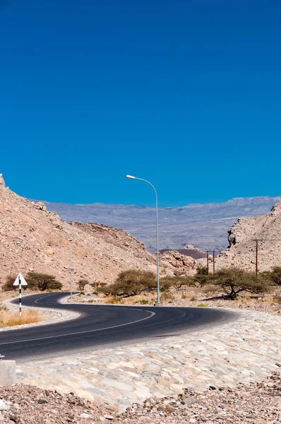 Estrada na montanha Jebel Akhdar em Omã — Fotografia de Stock