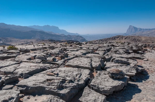 Kilátás a völgyre a Jebel Shams hegy mellett, Omán — Stock Fotó