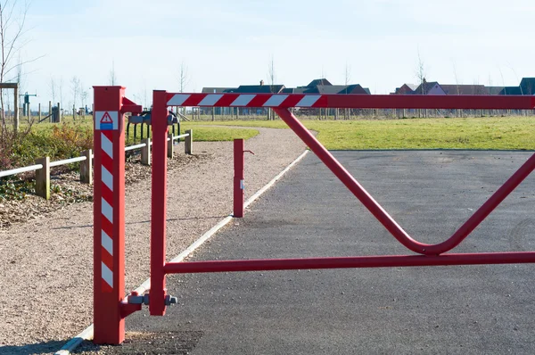 Park barriere i et boligområde, Storbritannien - Stock-foto