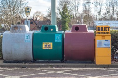 İkinci el mürekkep püskürtmeli kartuşları, şişe, gla koleksiyonu kutusu