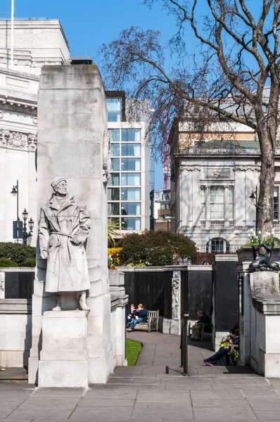 Tower Hill memorial - nationale oorlogsmonument in Trinity Square Garden — Stockfoto