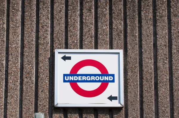 London Underground sinal e direção — Fotografia de Stock