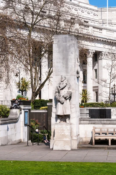 Tower Hill memorial - nationale oorlogsmonument in Trinity Square Garden — Stockfoto