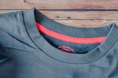 Mavi yuvarlak boyun T-Shirt