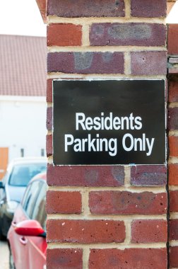 Sign 'Residents Parking Only' 