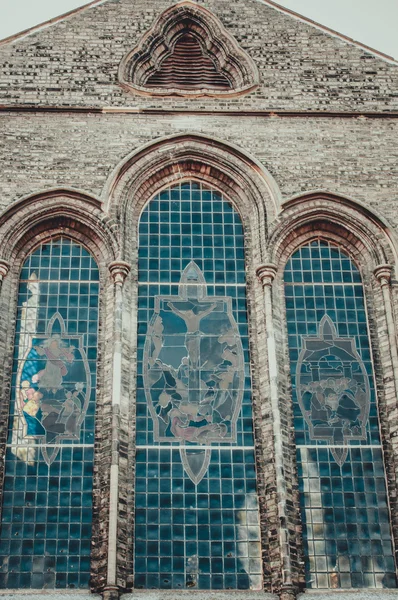 Kyrka målat glas fönster vintage filter används — Stockfoto