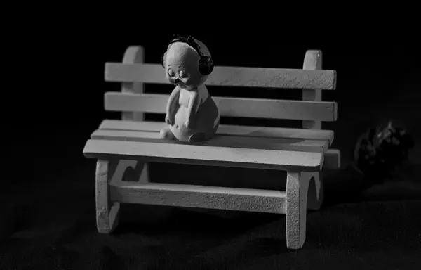 Oyuncak üzgün kardan adam