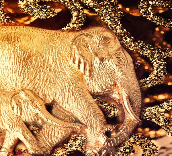 Two golden elephants — Stock Photo, Image