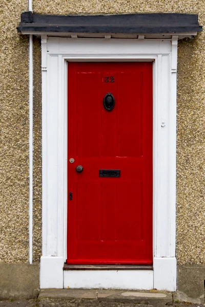 Дом Номер Красной Деревянной Рамке Входной Двери Хартфордшире Медным Дверным — стоковое фото