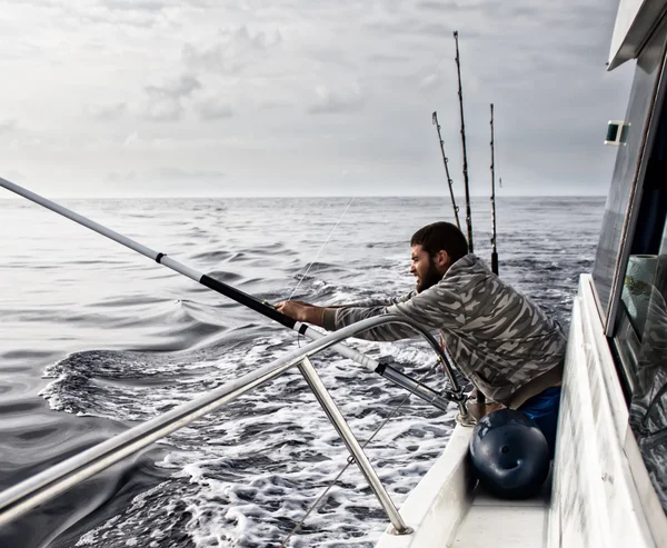 Pescador em acção — Fotografia de Stock